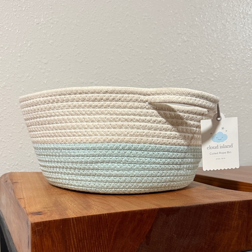 Cloud Island Tan and Light Blue Rope Basket